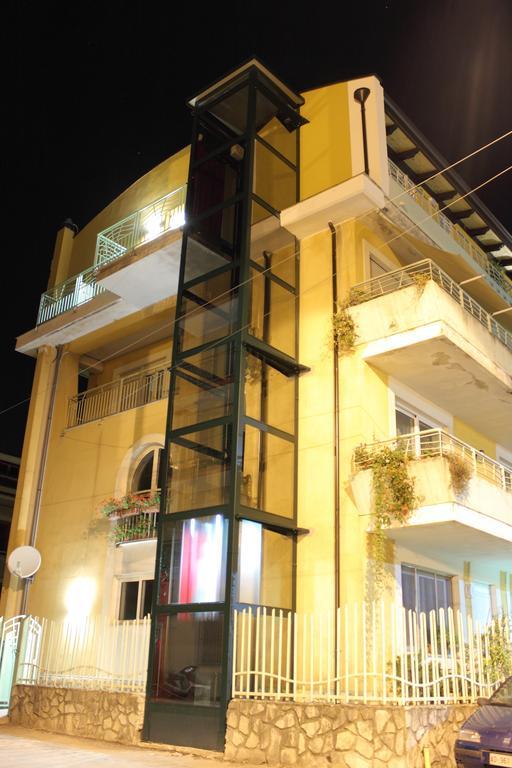 אגרופולי B&B I Fiori Del Mare מראה חיצוני תמונה