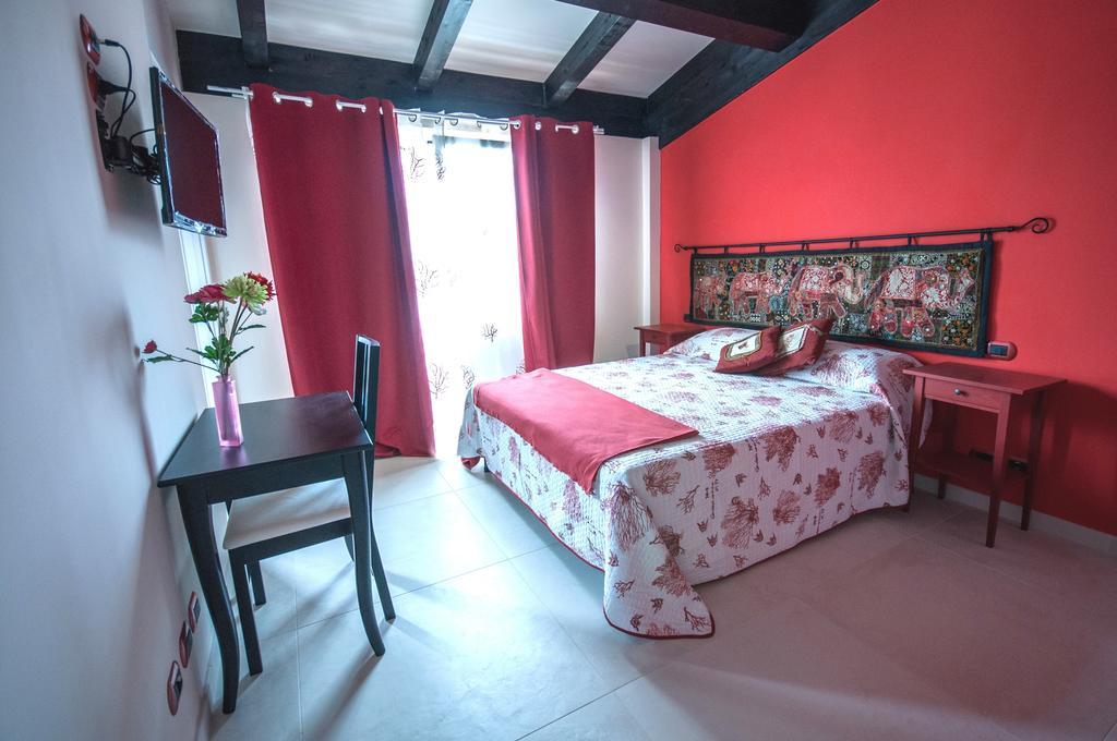 אגרופולי B&B I Fiori Del Mare חדר תמונה